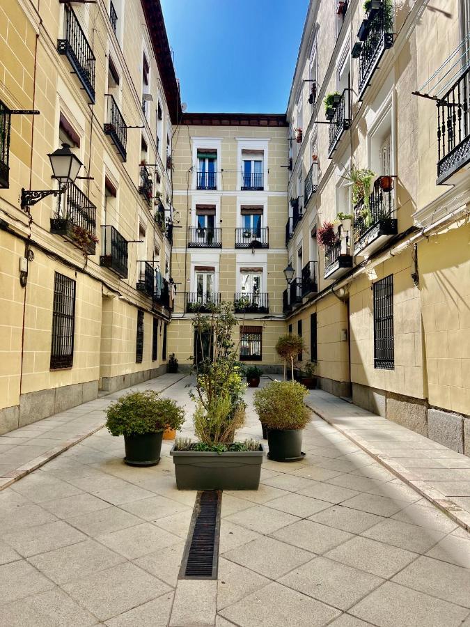 Casa Historica En El Centro Madrid Exterior photo